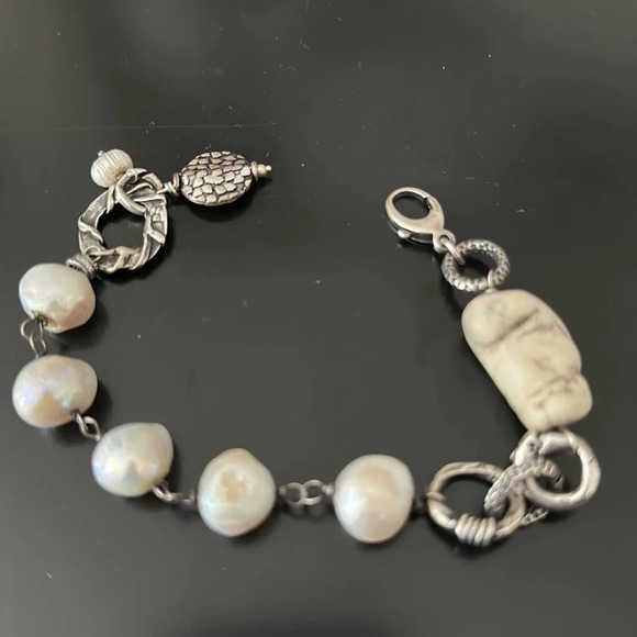 Gorgeous Handmade Freshwater Pearl, Stone & Silver Bracelet, like new - Picture 2 of 3